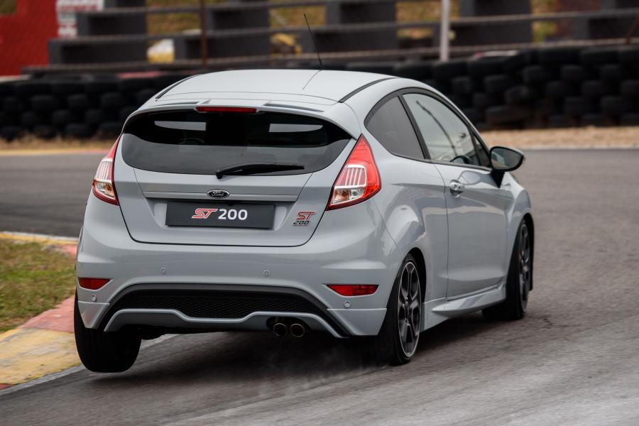  Ford Fiesta ST200 2017 года  (ZA) (фото 36 из 40)